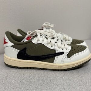 Travis Scott Reverse Olive Nike